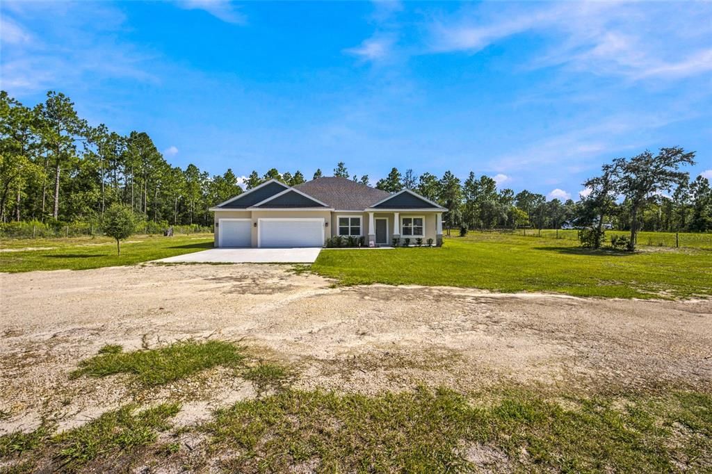 For Sale: $565,000 (4 beds, 3 baths, 2472 Square Feet)