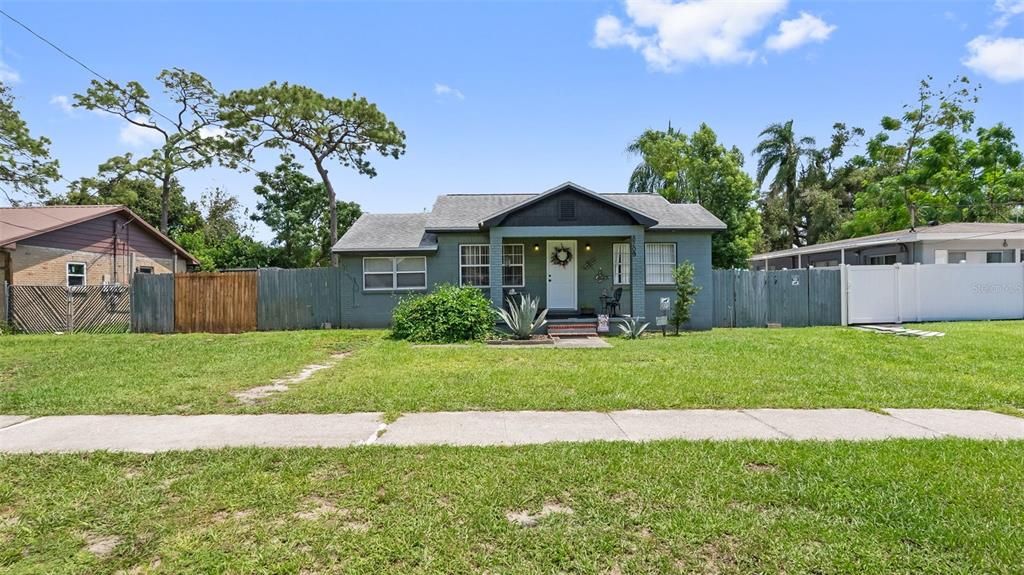 En Venta: $290,000 (2 camas, 1 baños, 1110 Pies cuadrados)
