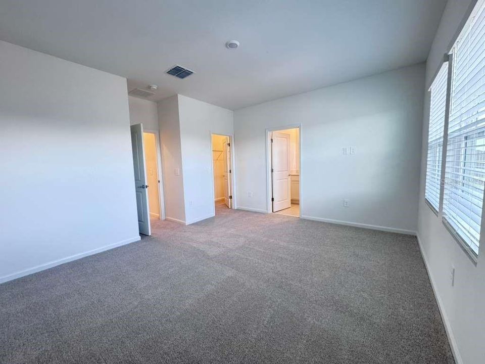 For Rent: $2,600 (3 beds, 2 baths, 1795 Square Feet)
