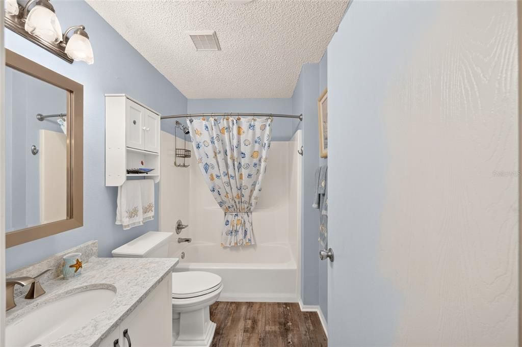 For Sale: $259,900 (2 beds, 2 baths, 1189 Square Feet)