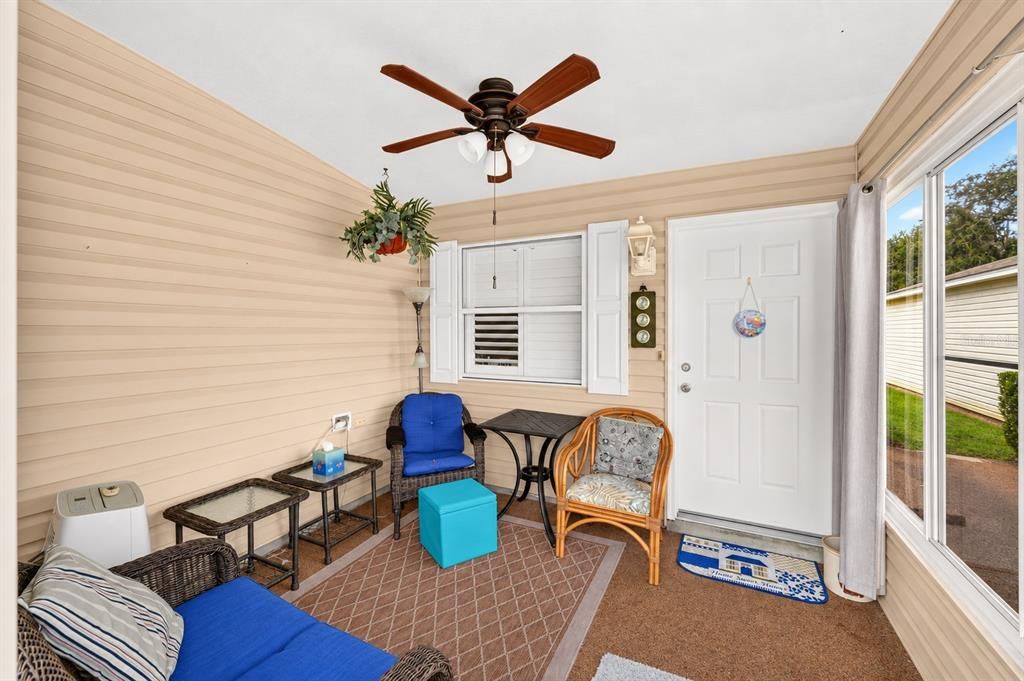 For Sale: $259,900 (2 beds, 2 baths, 1189 Square Feet)