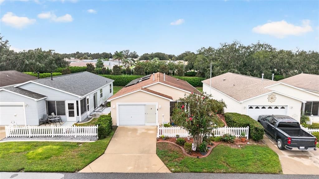 For Sale: $259,900 (2 beds, 2 baths, 1189 Square Feet)