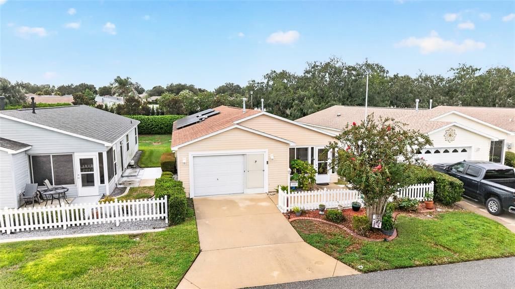 For Sale: $259,900 (2 beds, 2 baths, 1189 Square Feet)