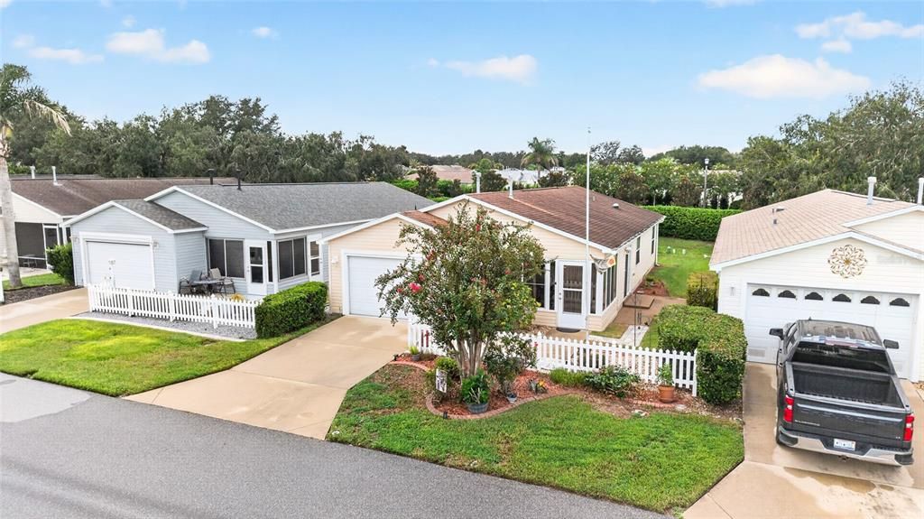 For Sale: $259,900 (2 beds, 2 baths, 1189 Square Feet)