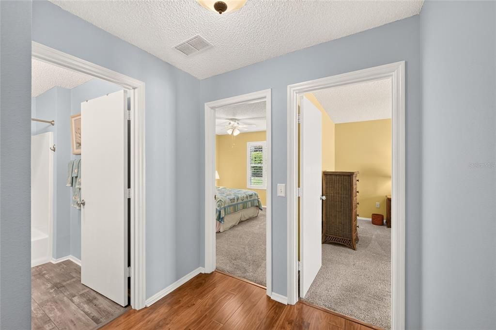 For Sale: $259,900 (2 beds, 2 baths, 1189 Square Feet)