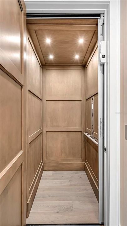 For Sale: $6,995,000 (5 beds, 5 baths, 5479 Square Feet)