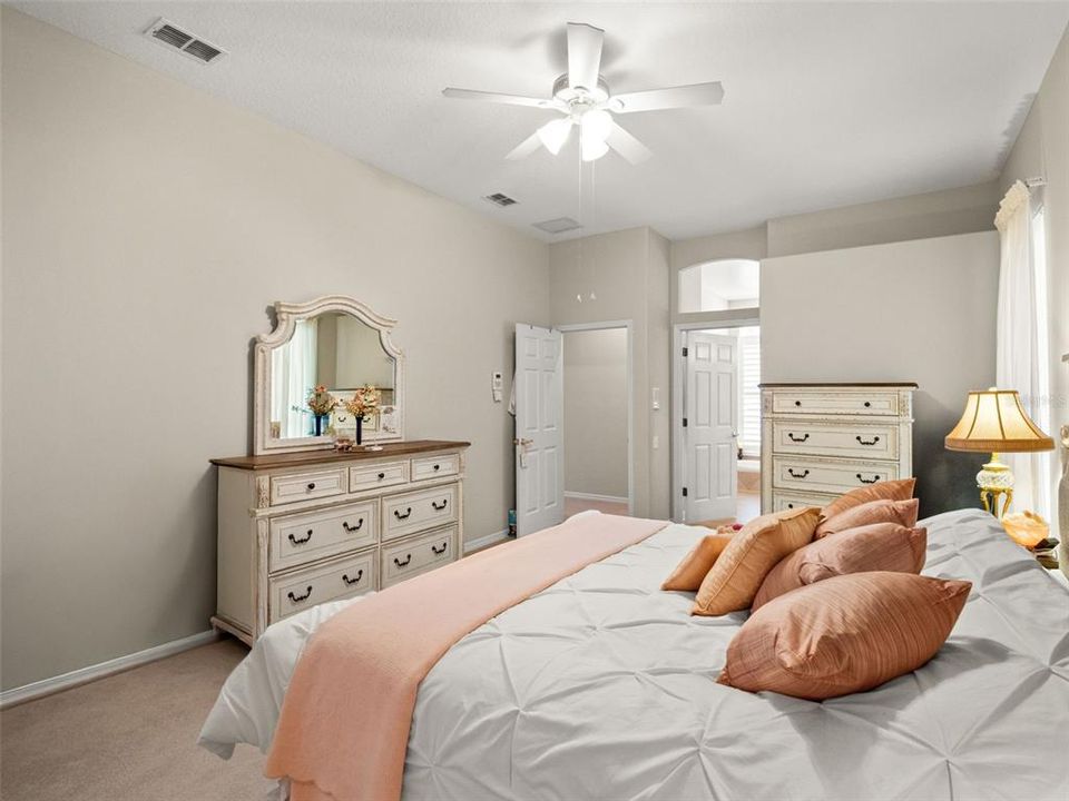 For Sale: $760,000 (5 beds, 3 baths, 2779 Square Feet)