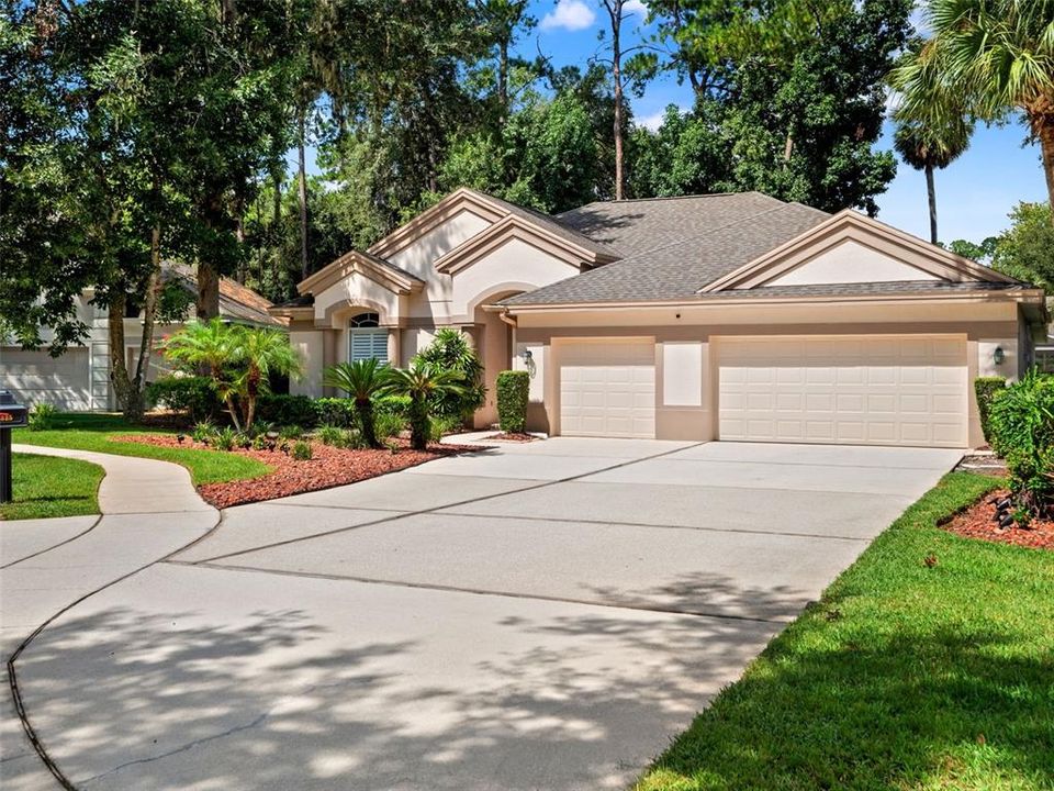 For Sale: $760,000 (5 beds, 3 baths, 2779 Square Feet)