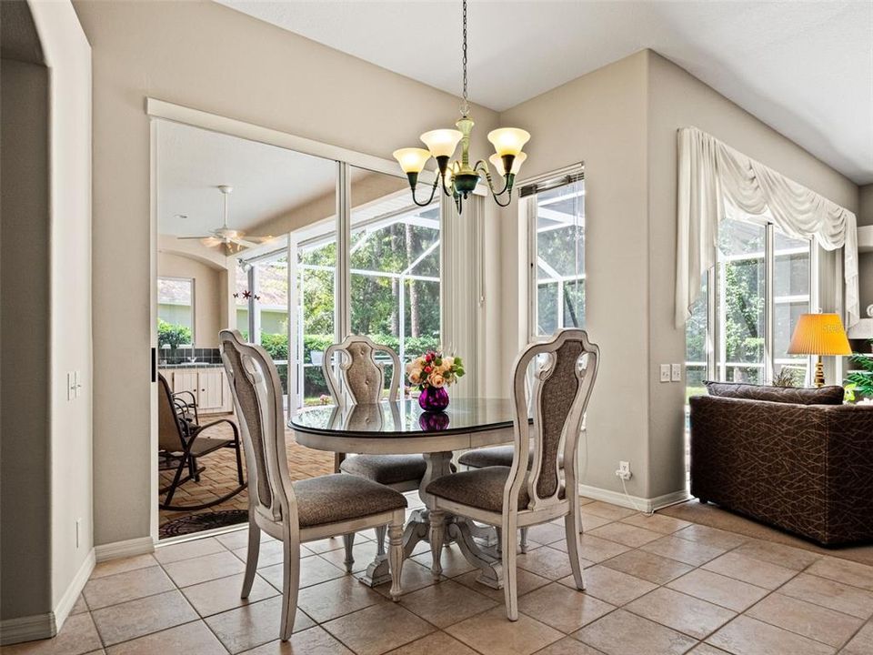 For Sale: $760,000 (5 beds, 3 baths, 2779 Square Feet)