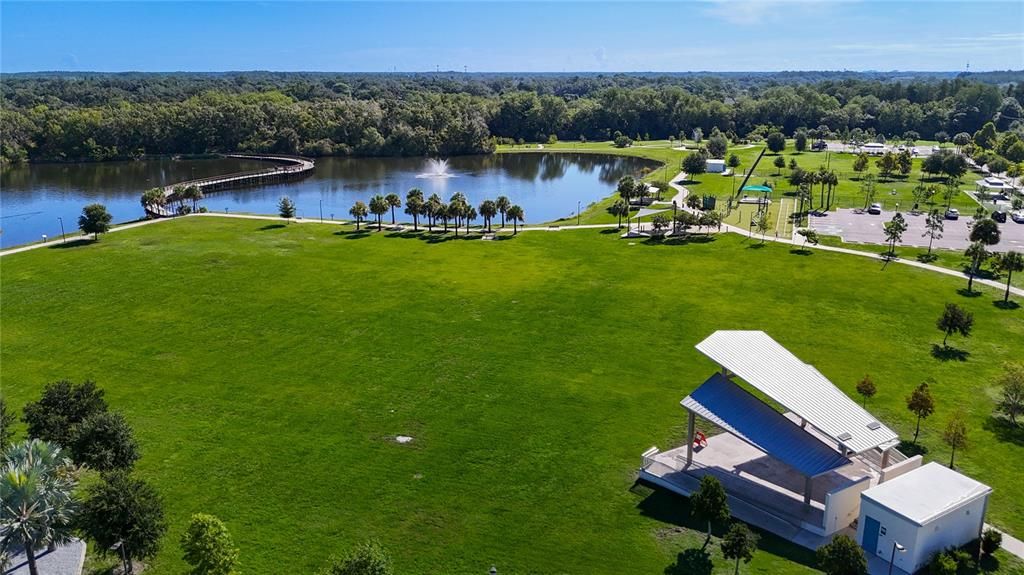 Activo con contrato: $725,000 (4 camas, 2 baños, 2815 Pies cuadrados)