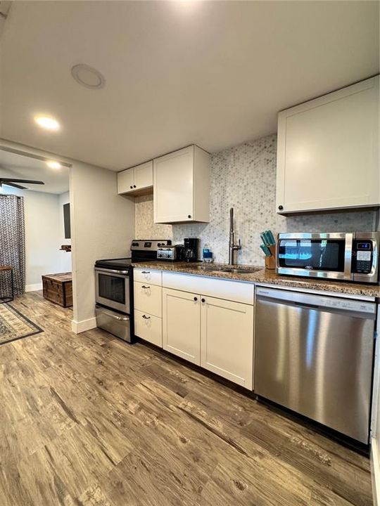 For Rent: $1,850 (2 beds, 2 baths, 900 Square Feet)