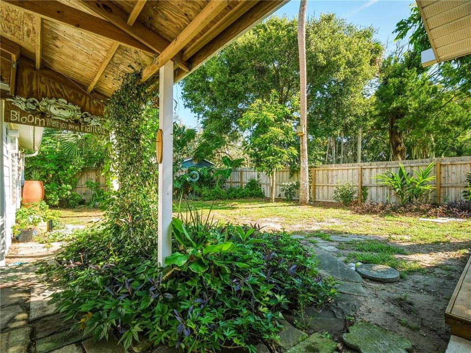 For Sale: $439,000 (2 beds, 2 baths, 1368 Square Feet)