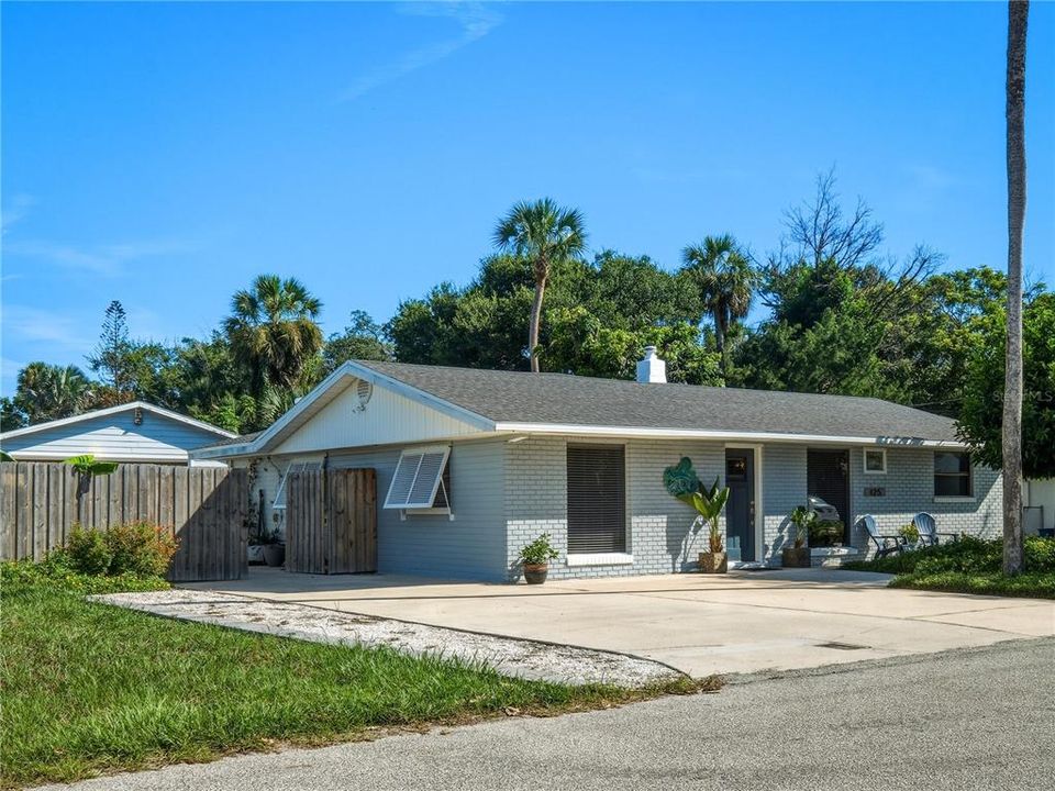 For Sale: $439,000 (2 beds, 2 baths, 1368 Square Feet)