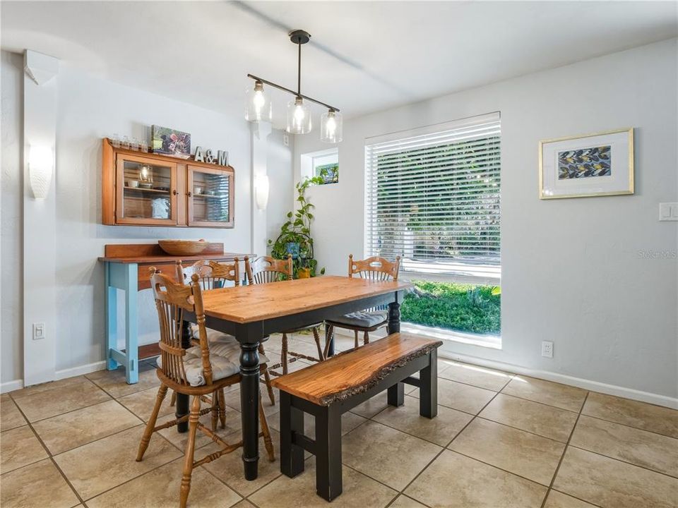 For Sale: $439,000 (2 beds, 2 baths, 1368 Square Feet)