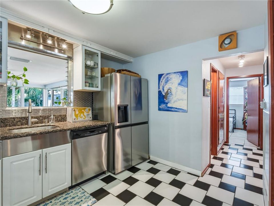 For Sale: $439,000 (2 beds, 2 baths, 1368 Square Feet)