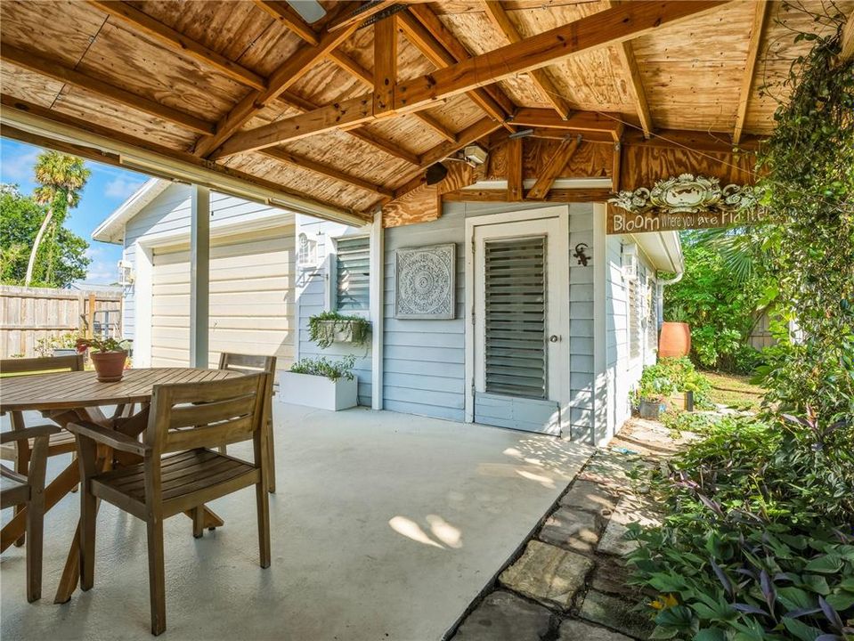 For Sale: $439,000 (2 beds, 2 baths, 1368 Square Feet)