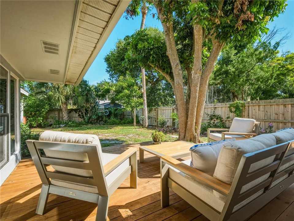For Sale: $439,000 (2 beds, 2 baths, 1368 Square Feet)