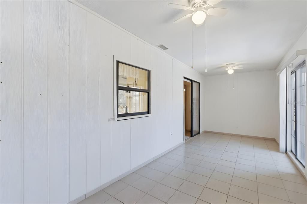 En Venta: $295,000 (3 camas, 2 baños, 1938 Pies cuadrados)
