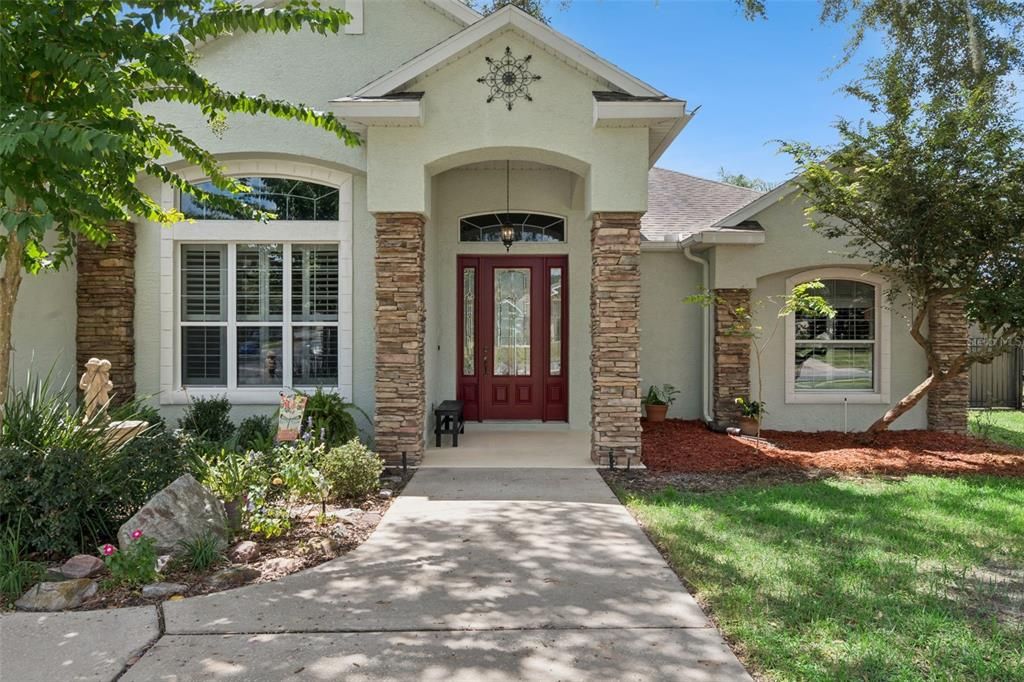For Sale: $465,000 (3 beds, 3 baths, 2566 Square Feet)