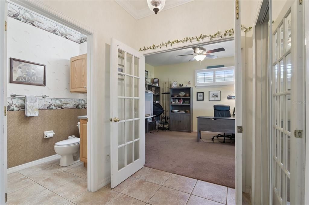 For Sale: $465,000 (3 beds, 3 baths, 2566 Square Feet)
