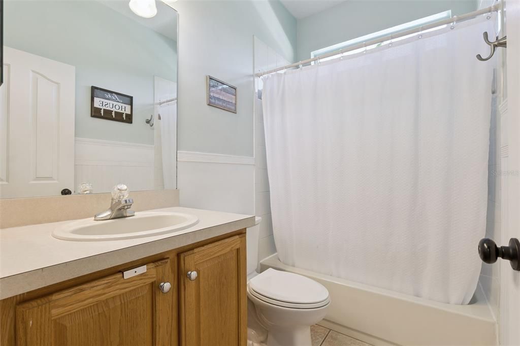 For Sale: $465,000 (3 beds, 3 baths, 2566 Square Feet)