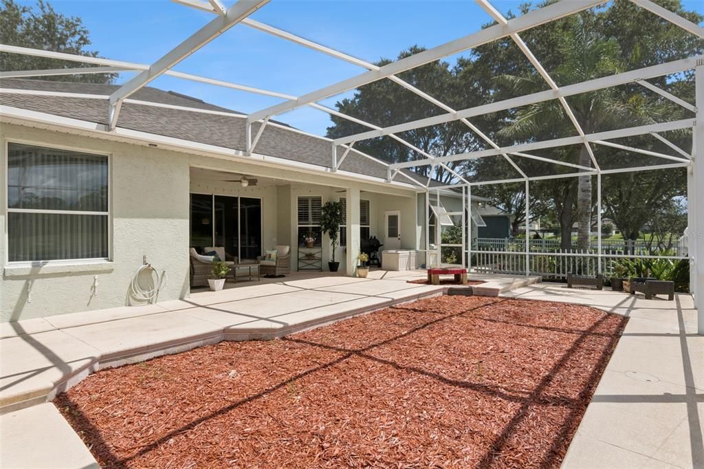 For Sale: $465,000 (3 beds, 3 baths, 2566 Square Feet)