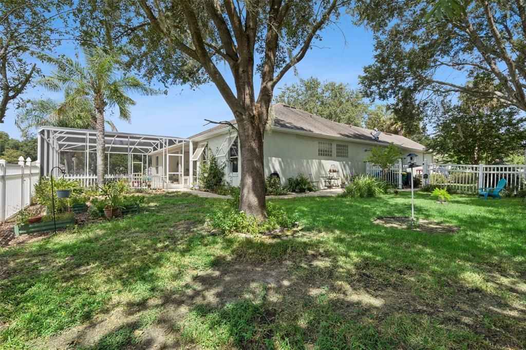 For Sale: $465,000 (3 beds, 3 baths, 2566 Square Feet)