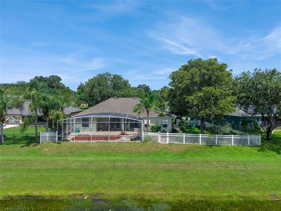 For Sale: $465,000 (3 beds, 3 baths, 2566 Square Feet)