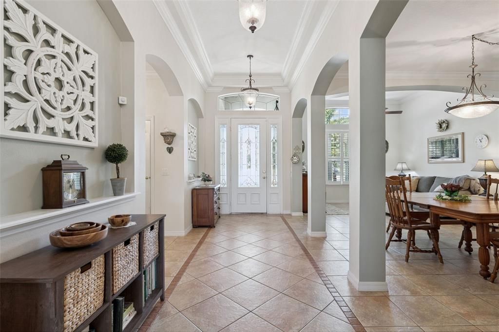 For Sale: $465,000 (3 beds, 3 baths, 2566 Square Feet)
