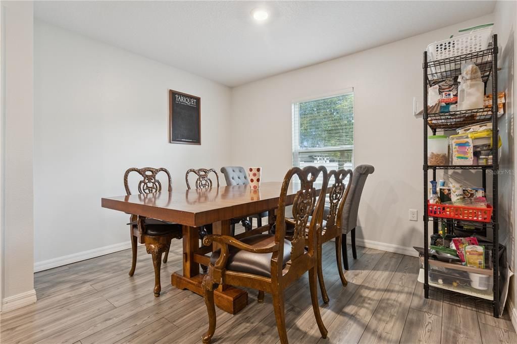 En Venta: $325,000 (3 camas, 2 baños, 1694 Pies cuadrados)