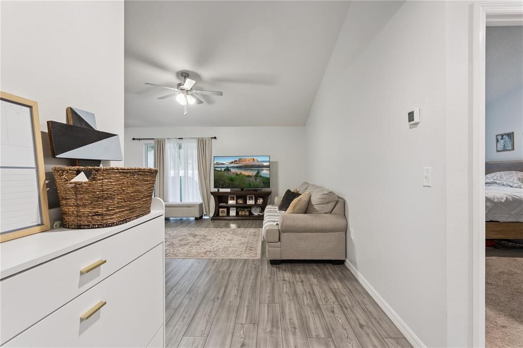 En Venta: $325,000 (3 camas, 2 baños, 1694 Pies cuadrados)