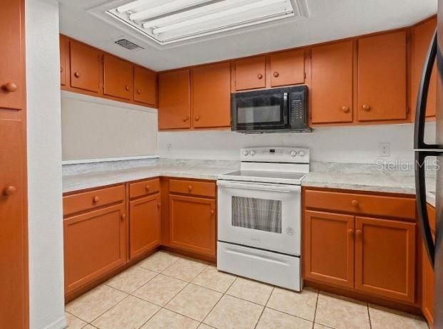 В аренду: $1,750 (2 спален, 2 ванн, 1037 Квадратных фут)