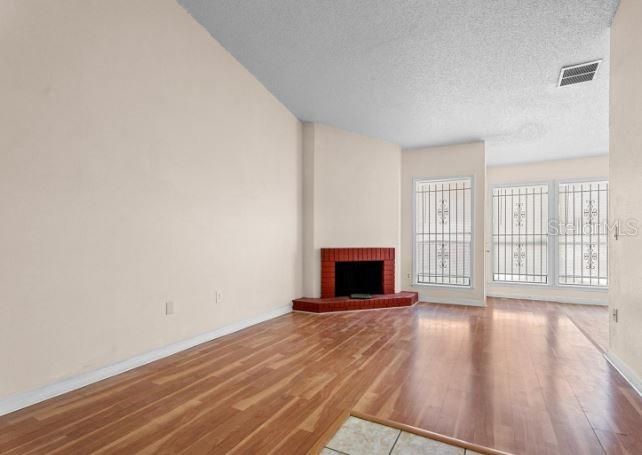В аренду: $1,750 (2 спален, 2 ванн, 1037 Квадратных фут)