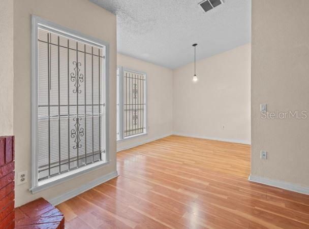 В аренду: $1,750 (2 спален, 2 ванн, 1037 Квадратных фут)