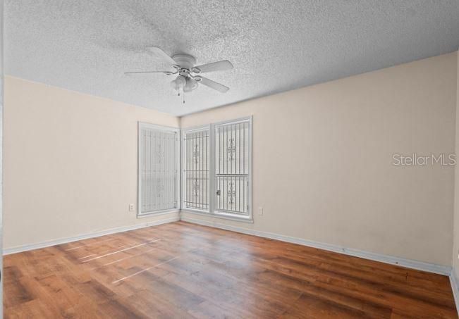 В аренду: $1,750 (2 спален, 2 ванн, 1037 Квадратных фут)
