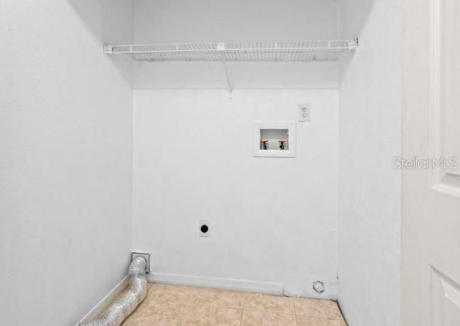 В аренду: $1,750 (2 спален, 2 ванн, 1037 Квадратных фут)