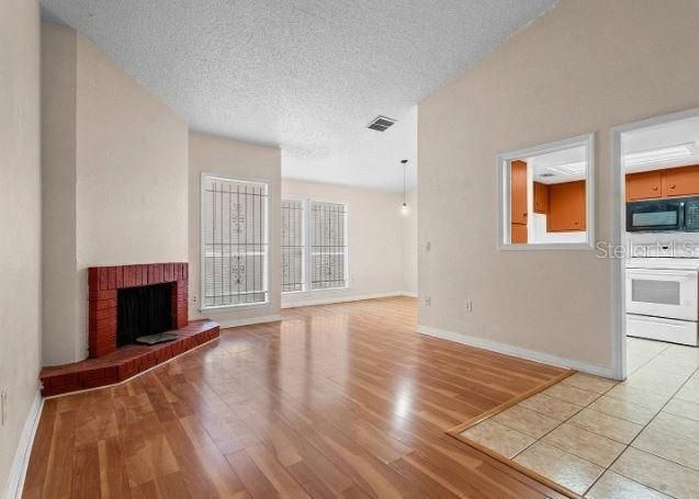 В аренду: $1,750 (2 спален, 2 ванн, 1037 Квадратных фут)