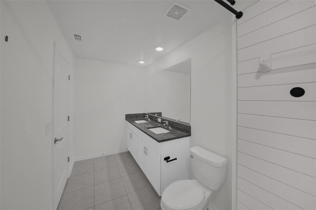For Sale: $285,000 (3 beds, 2 baths, 1634 Square Feet)