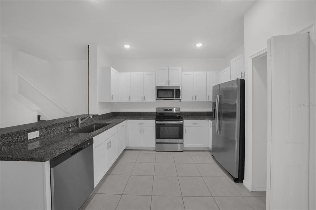 For Sale: $285,000 (3 beds, 2 baths, 1634 Square Feet)