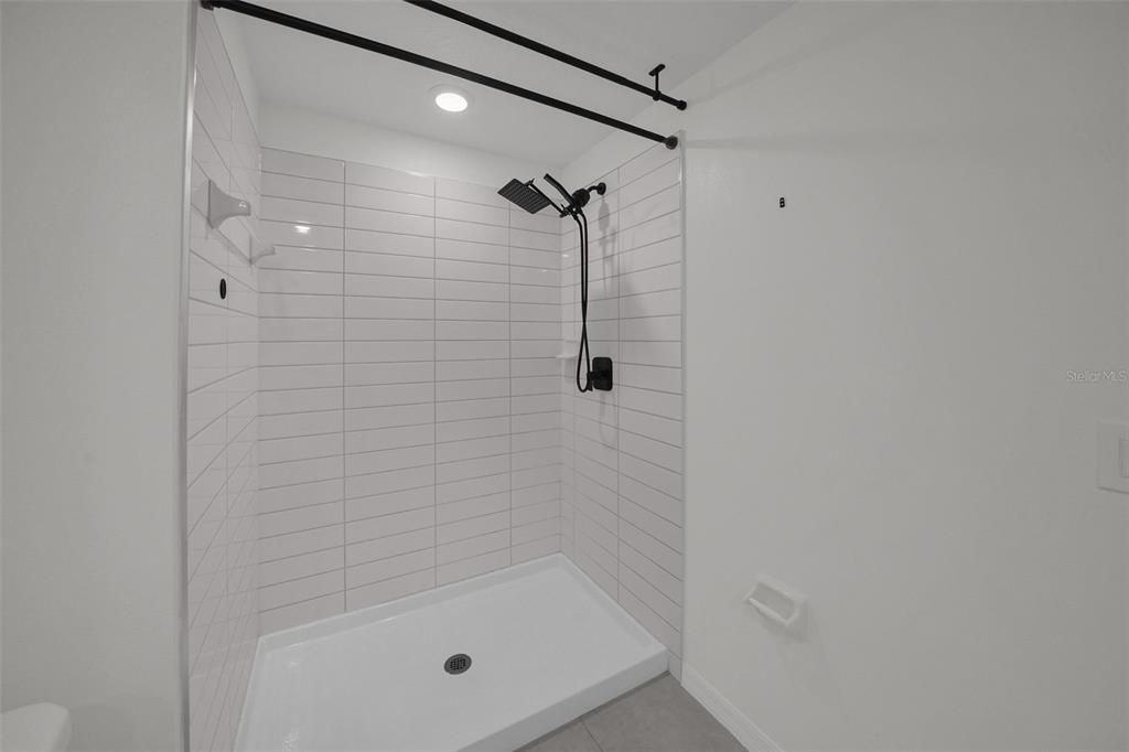 For Sale: $285,000 (3 beds, 2 baths, 1634 Square Feet)