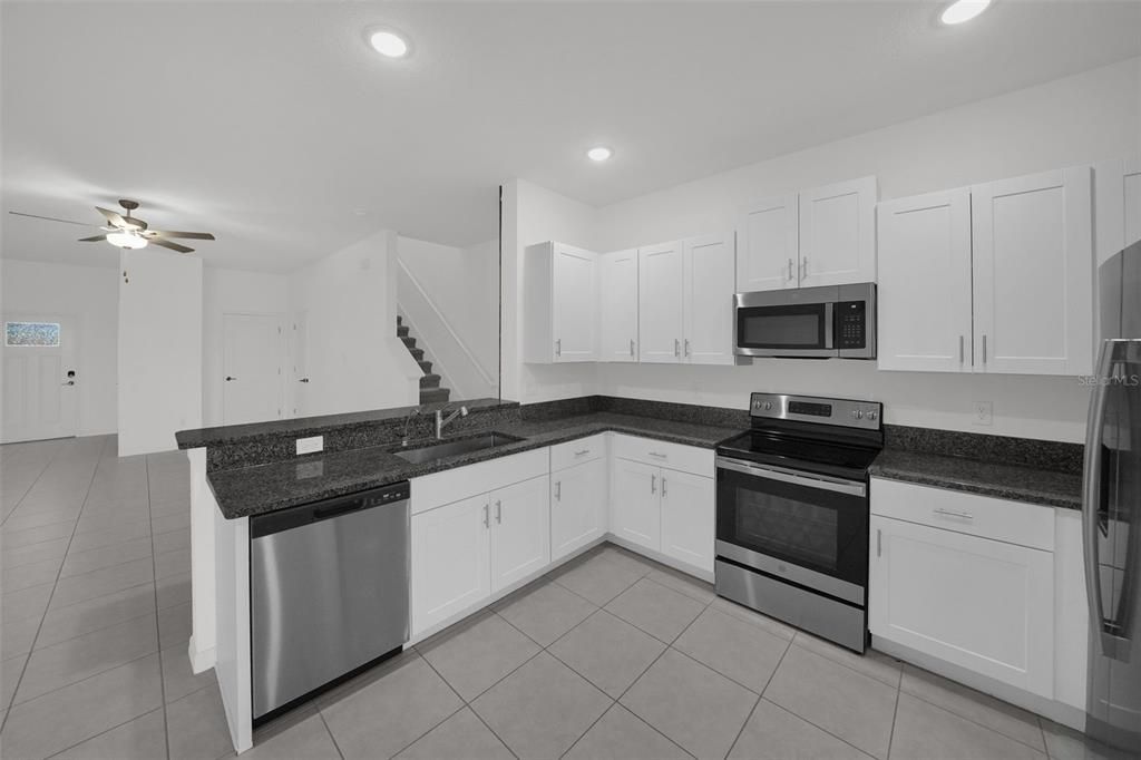 For Sale: $285,000 (3 beds, 2 baths, 1634 Square Feet)