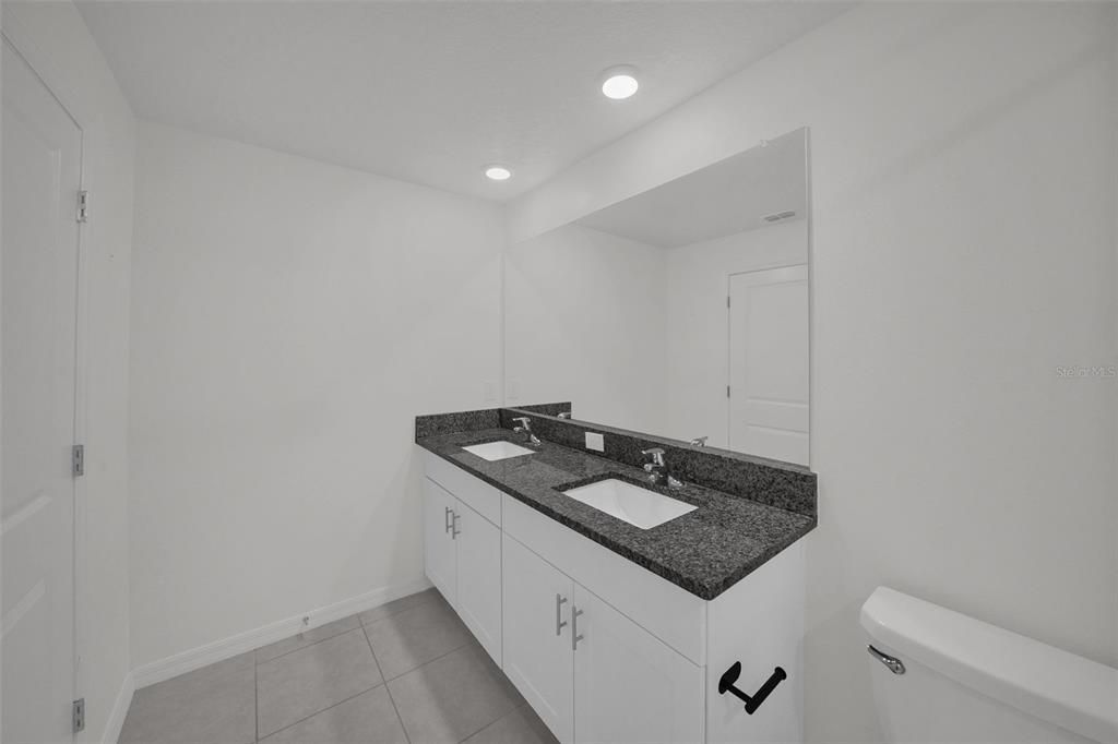 For Sale: $285,000 (3 beds, 2 baths, 1634 Square Feet)