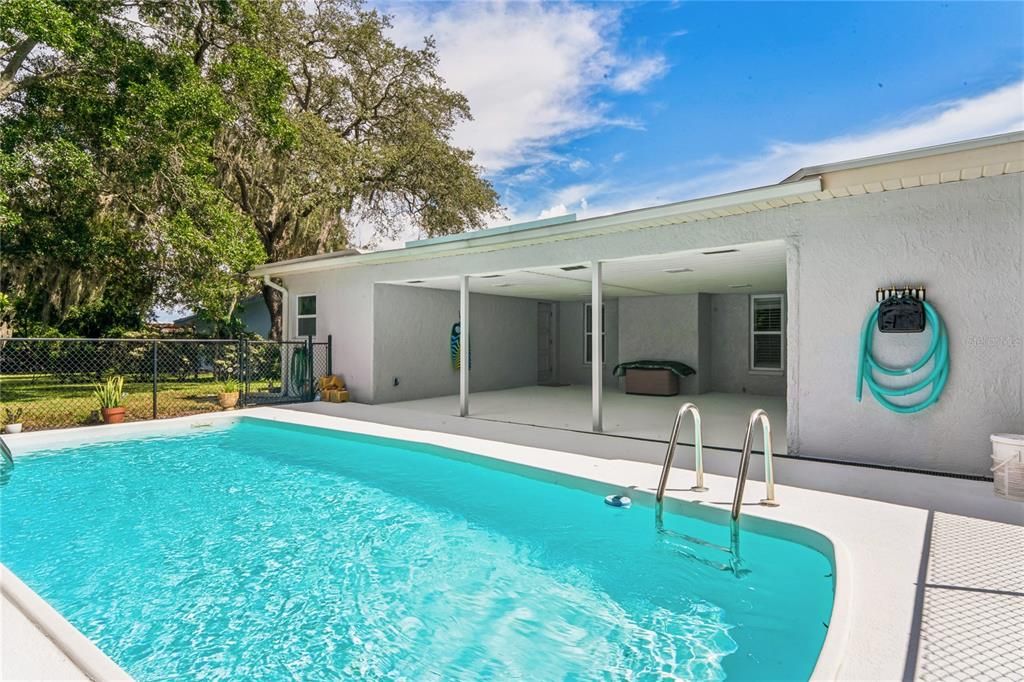 En Venta: $565,900 (4 camas, 3 baños, 2425 Pies cuadrados)