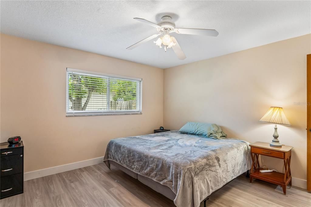 En Venta: $565,900 (4 camas, 3 baños, 2425 Pies cuadrados)