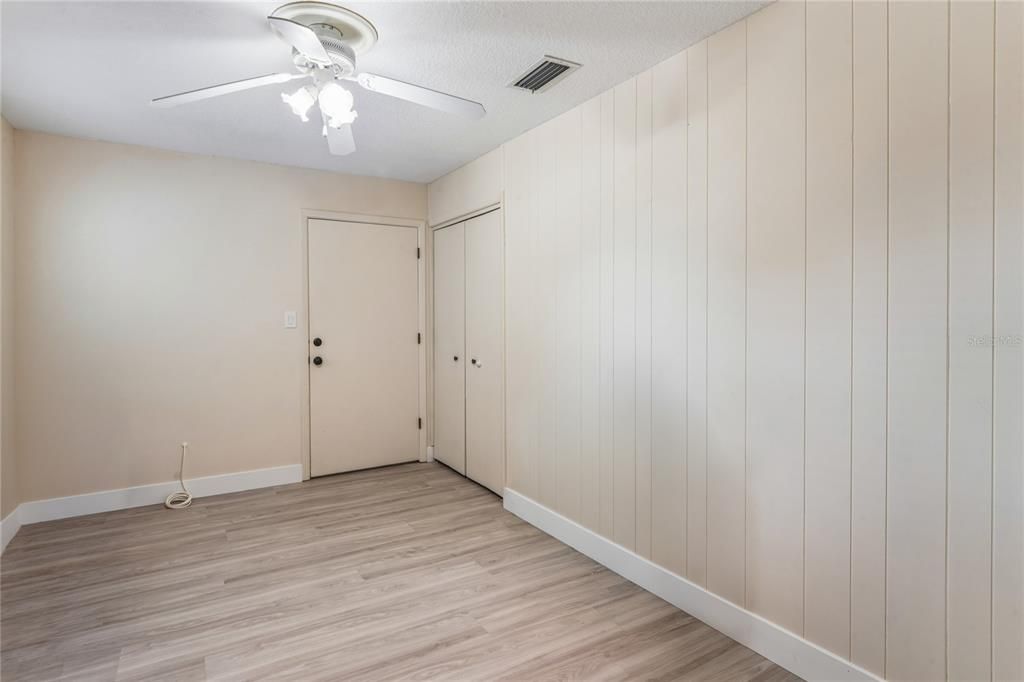 En Venta: $565,900 (4 camas, 3 baños, 2425 Pies cuadrados)