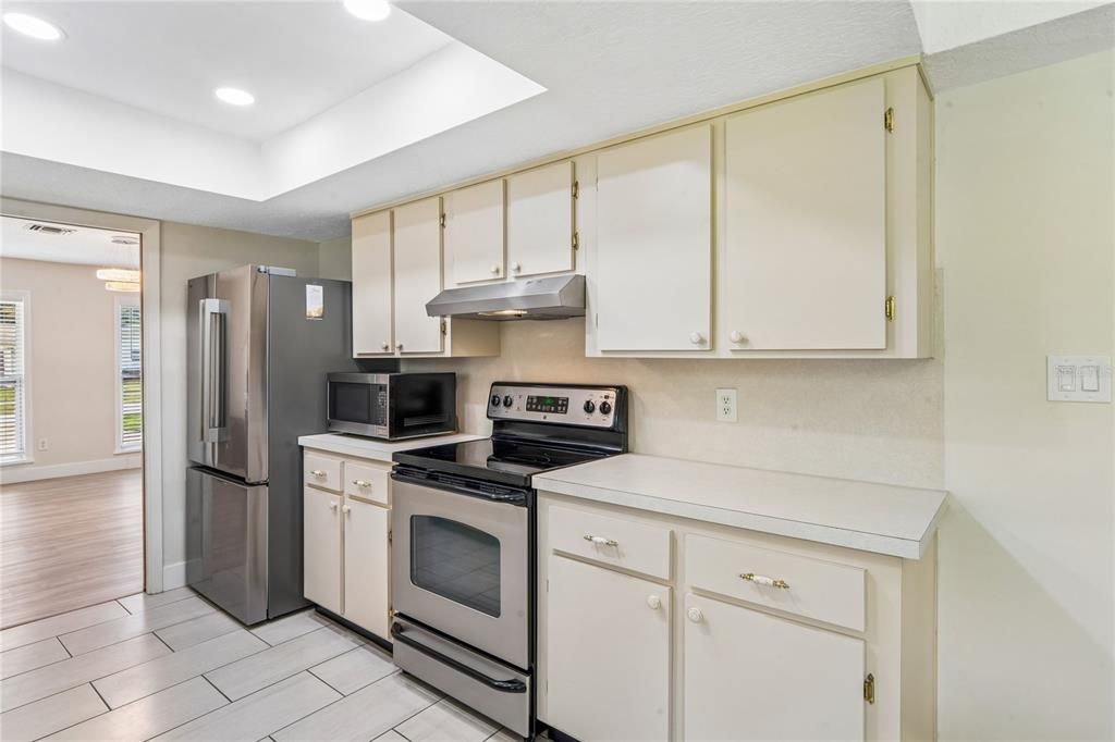 En Venta: $565,900 (4 camas, 3 baños, 2425 Pies cuadrados)