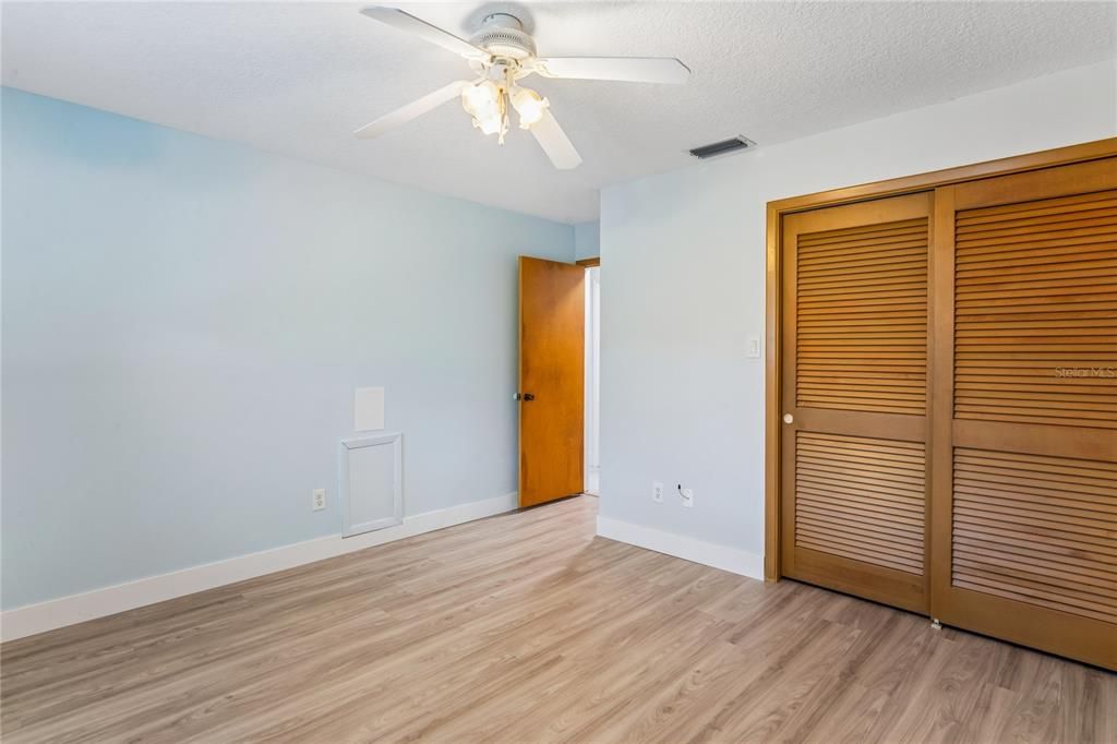 En Venta: $565,900 (4 camas, 3 baños, 2425 Pies cuadrados)