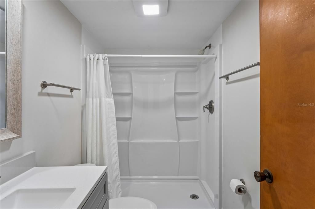 En Venta: $565,900 (4 camas, 3 baños, 2425 Pies cuadrados)