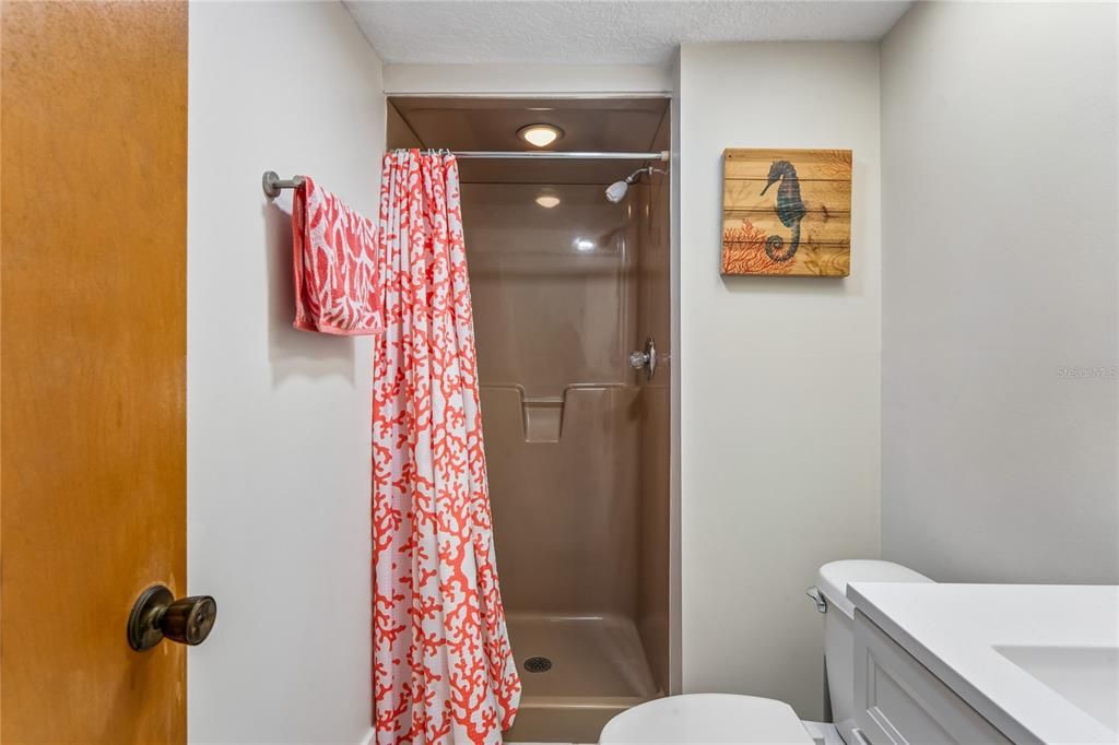 En Venta: $565,900 (4 camas, 3 baños, 2425 Pies cuadrados)