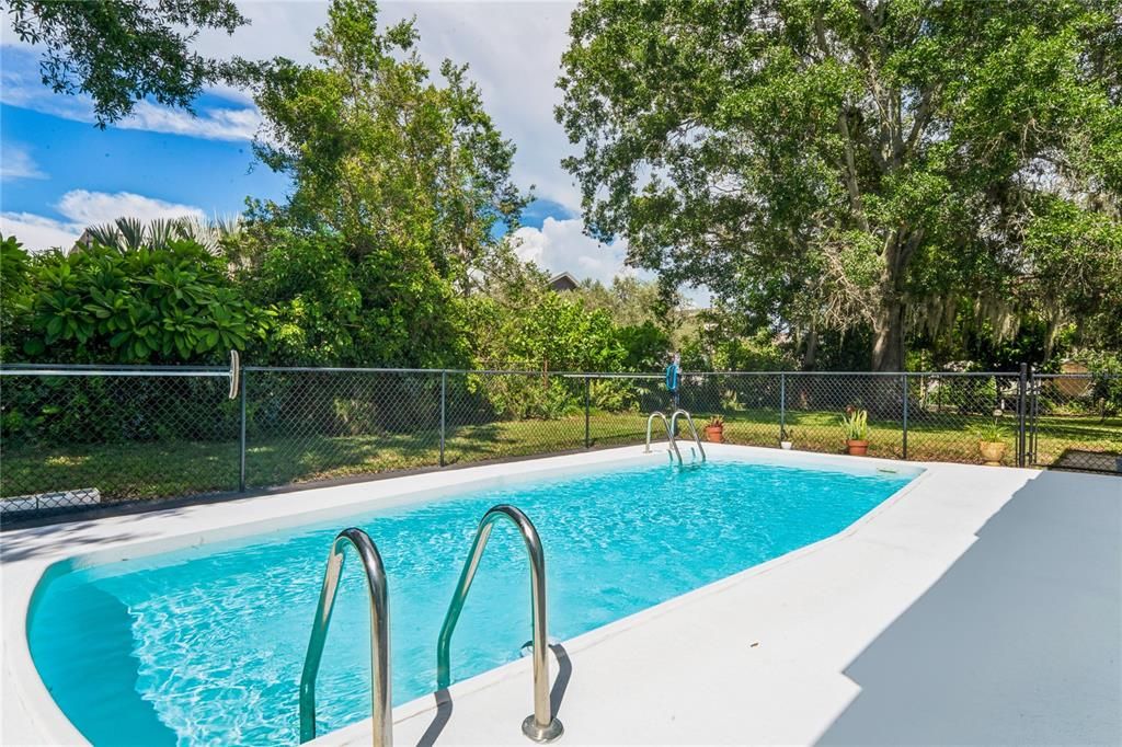 En Venta: $565,900 (4 camas, 3 baños, 2425 Pies cuadrados)
